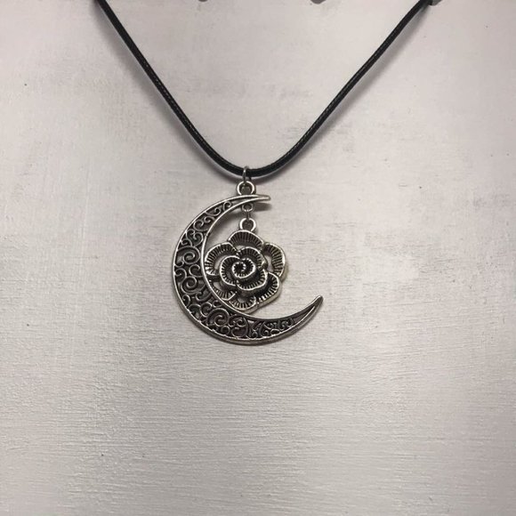 Filigree Crescent Half Moon Rose Pendant Charm - Picture 4 of 7